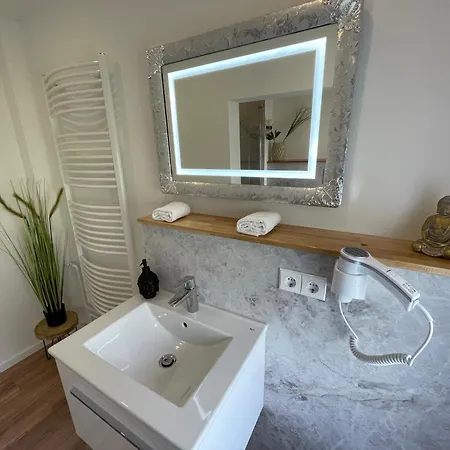 Apartment Bergstadt ,modern, Stylisch, Geraeumig *